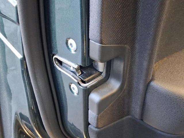 A2047202735 Cerradura de puerta delantera izquierda  disponible Utrera