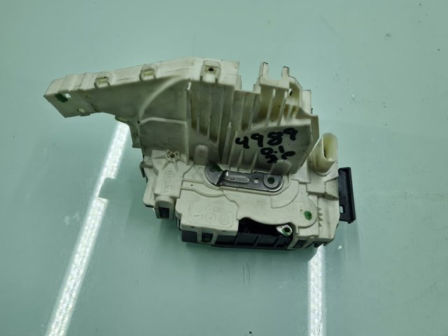 MERCEDES A2047202735 Cerradura  en stock Salamanca