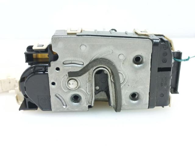 MERCEDES A2047202735 Cerradura de puerta delantera izquierda  disponible España