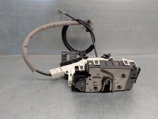 A2047202735 MERCEDES Cerradura  en stock Gandía