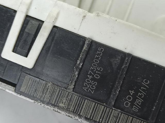 A2047300335 MERCEDES Cerradura de puerta trasera izquierda  en stock Huelva