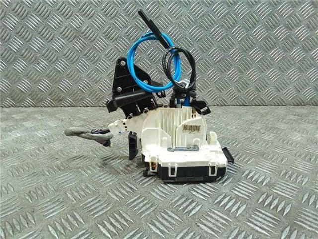 A2047300335 MERCEDES Cerradura de puerta trasera izquierda  disponible Alicante