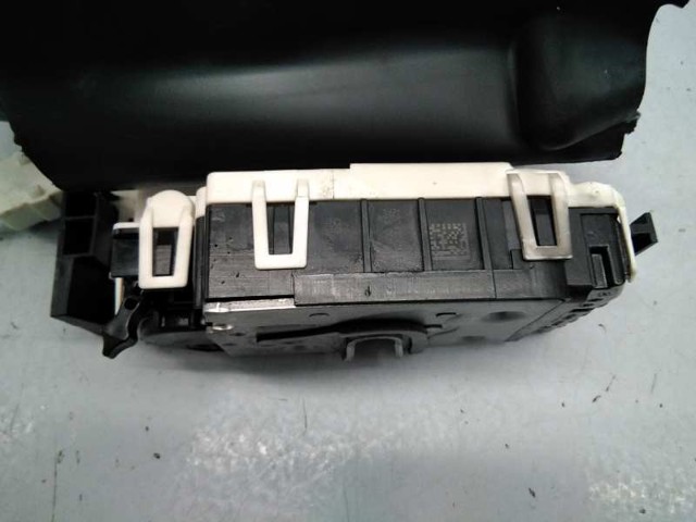 A2047301335 MERCEDES Cerradura de puerta trasera izquierda  comprar en Jaén