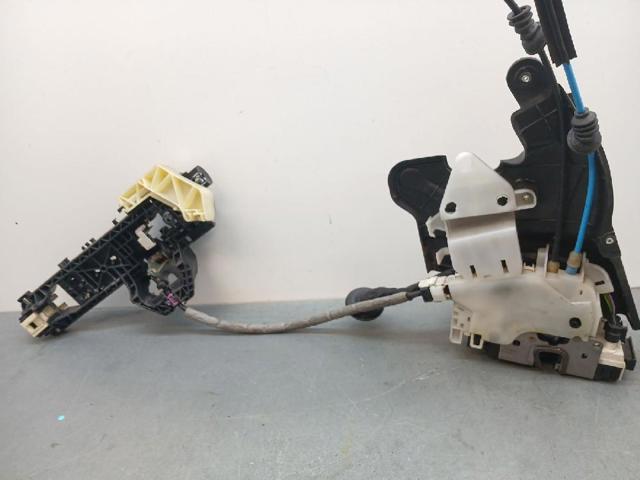 MERCEDES A2047301435 Cerradura de la puerta trasera derecha  en stock Valencia