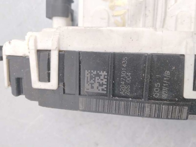 A2047301435 MERCEDES Cerradura de la puerta trasera derecha  en stock Córdoba