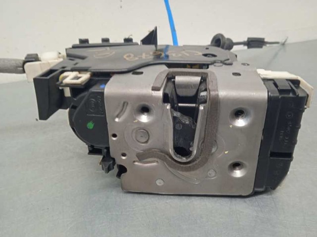 MERCEDES A2047301435 Cerradura de la puerta trasera derecha  comprar en Albacete