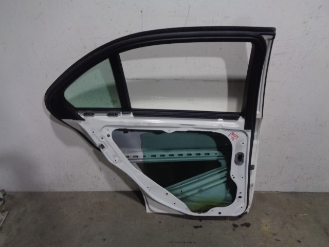 A2047302100 MERCEDES Puerta trasera izquierda comprar Madrid