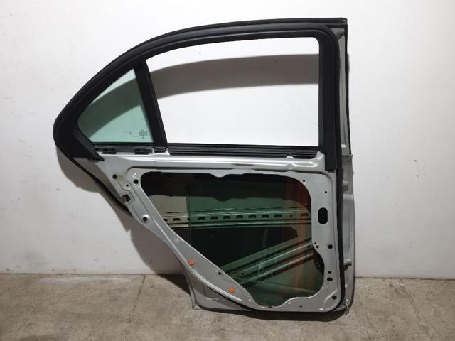 MERCEDES A2047302100 Puerta trasera izquierda comprar Barcelona