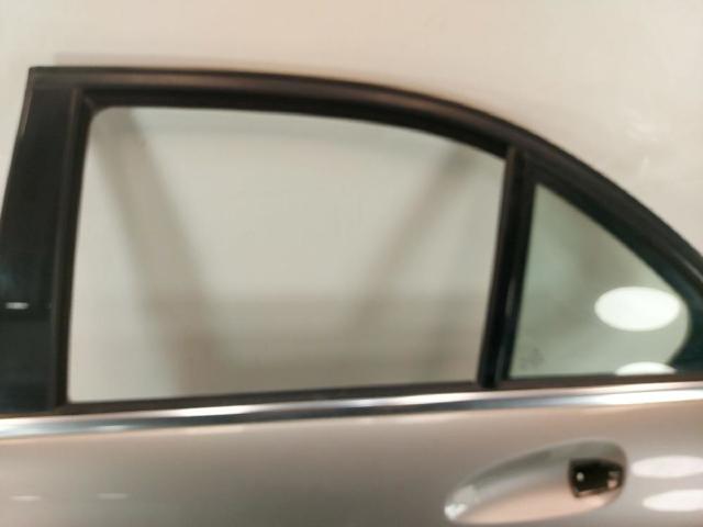 A2047302100 MERCEDES Puerta trasera izquierda  comprar en Oviedo