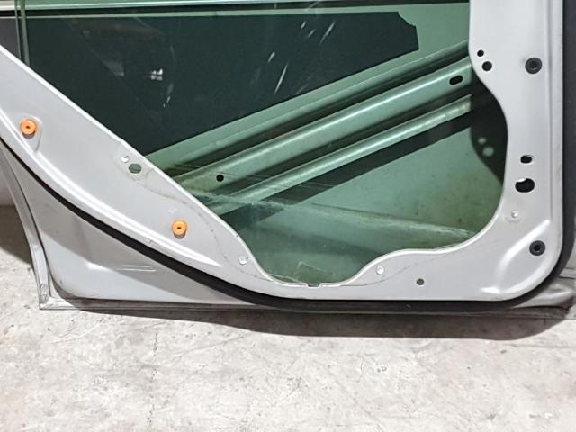 MERCEDES A2047302100 Puerta trasera izquierda  comprar en Albacete