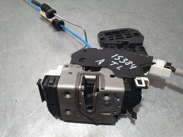A2047302735 MERCEDES Cerradura de puerta trasera izquierda  en stock Córdoba