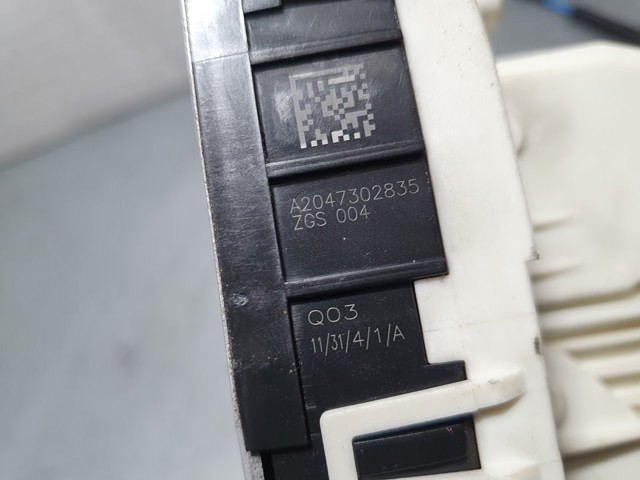 A2047302835 MERCEDES Cerradura de la puerta trasera derecha  comprar en Oviedo