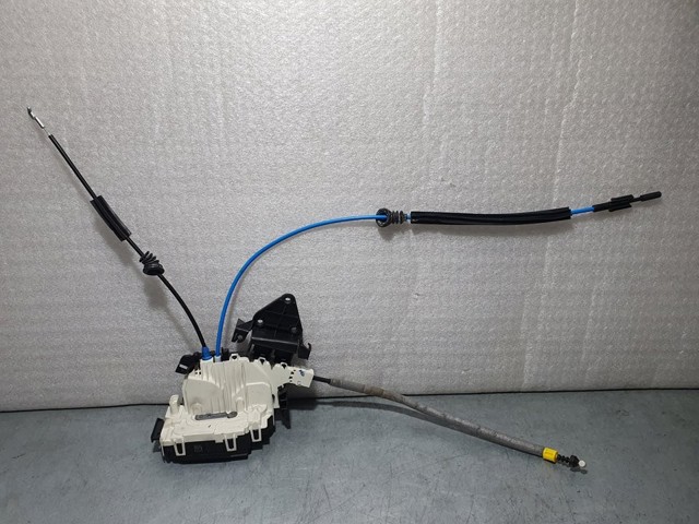 MERCEDES A2047302835 Cerradura de la puerta trasera derecha  comprar en Ponferrada