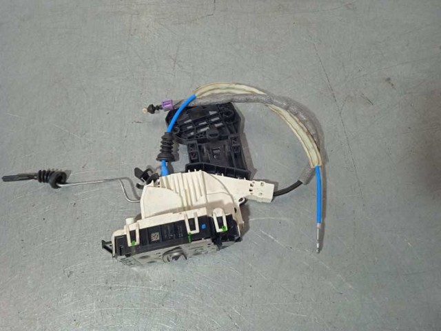 MERCEDES A2047302835 Cerradura de la puerta trasera derecha  comprar en Murcia