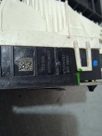 MERCEDES A2047302835 Cerradura de la puerta trasera derecha  en stock Valencia