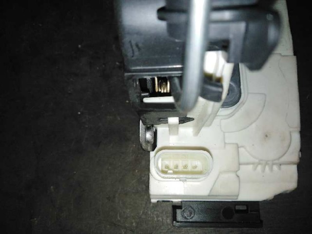 MERCEDES A2047302835 Cerradura de la puerta trasera derecha  disponible España