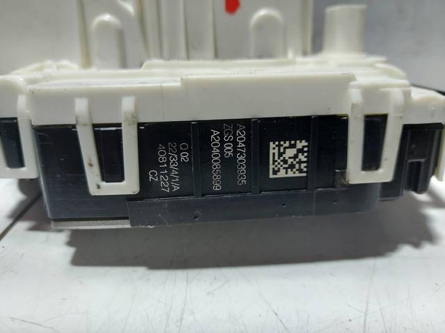 A2047303935 MERCEDES Cerradura de puerta trasera izquierda comprar Madrid