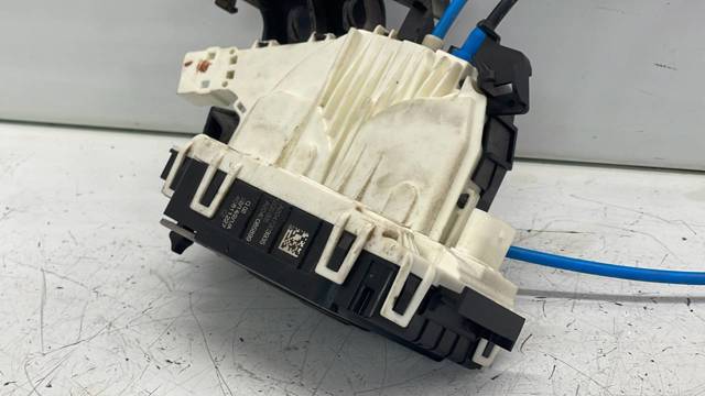 A2047303935 MERCEDES Cerradura de puerta trasera izquierda  disponible Ourense