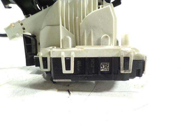 MERCEDES A2047303935 Cerradura de puerta trasera izquierda  en stock Salamanca