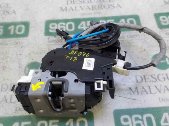 A2047303935 MERCEDES Cerradura de puerta trasera izquierda  disponible Ourense