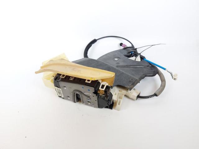 A2047304035 MERCEDES Cerradura de la puerta trasera derecha  comprar en Oviedo