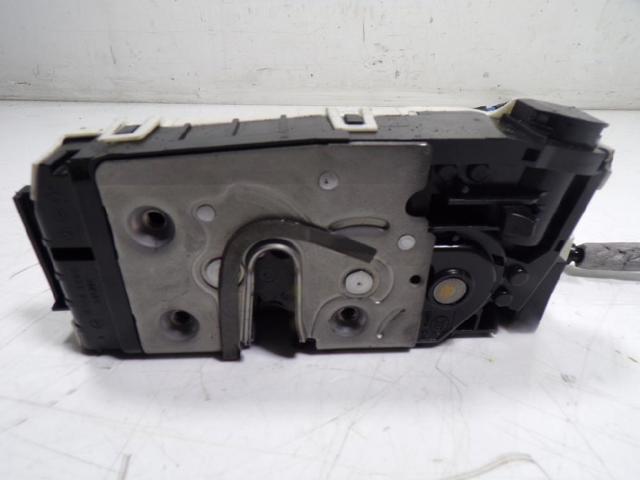MERCEDES A2047304035 Cerradura de la puerta trasera derecha  en stock Valencia