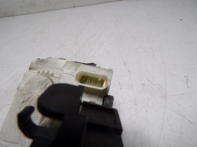 A2047304035 MERCEDES Cerradura de la puerta trasera derecha comprar Madrid