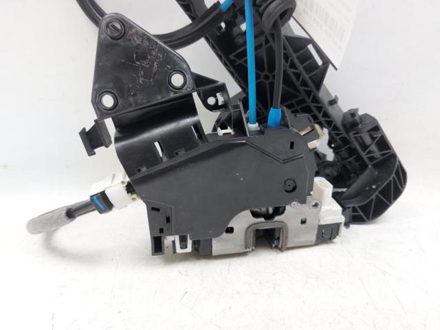 MERCEDES A2047304035 Cerradura de la puerta trasera derecha  en stock Terrassa