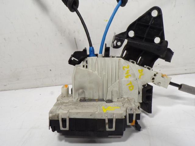 MERCEDES A2047304035 Cerradura de la puerta trasera derecha  disponible Valladolid