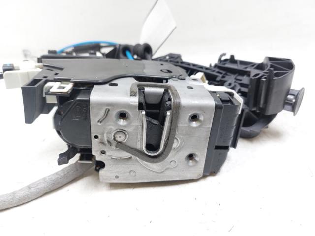 A2047304035 Cerradura de la puerta trasera derecha  disponible Burgos