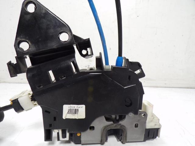 A2047304035 MERCEDES Cerradura de la puerta trasera derecha  en stock Huelva