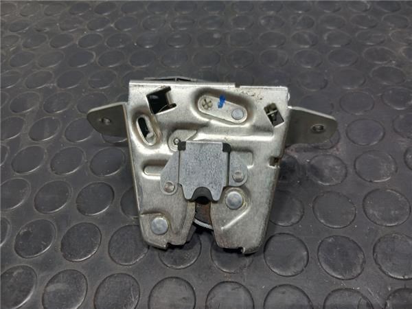 MERCEDES A2047400735 Cerradura de tapa de maletero  comprar en Ponferrada