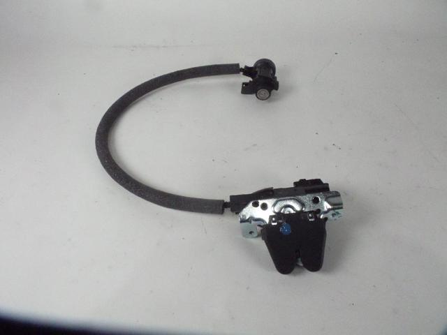 A2047500485 MERCEDES Cerradura de tapa de maletero  comprar en Oviedo