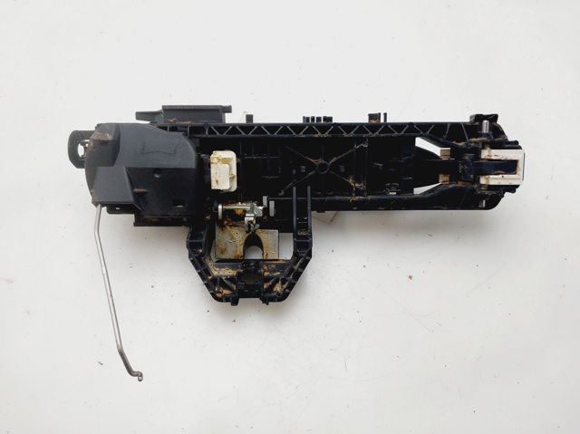 A2047601534 Soporte de manija exterior de puerta delantera izquierda  en stock Sabadell