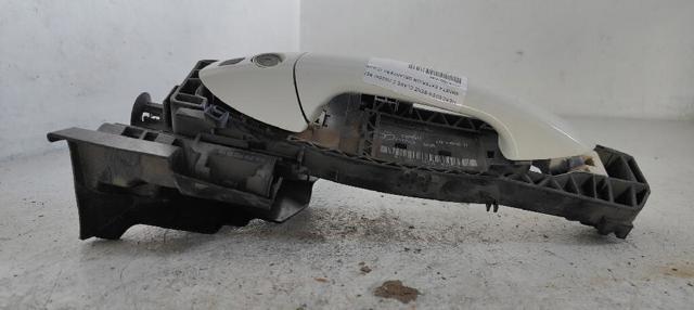 A2047601534 MERCEDES Soporte de manija exterior de puerta delantera izquierda  disponible Vigo
