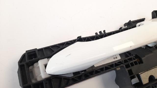 A2047601534 MERCEDES Soporte de manija exterior de puerta delantera izquierda  disponible Alicante