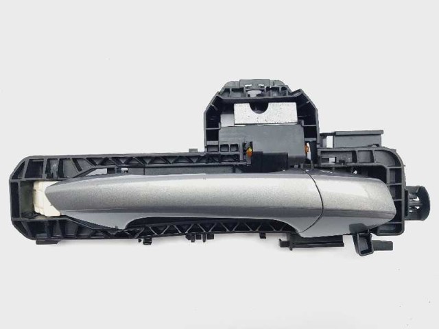 A2047601634 MERCEDES Soporte de manija exterior de puerta derecha  disponible Ourense