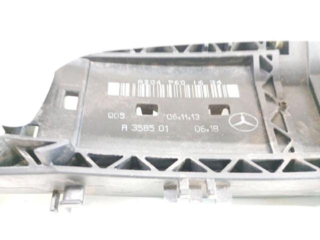 A2047601634 MERCEDES Soporte de manija exterior de puerta derecha  disponible Ourense