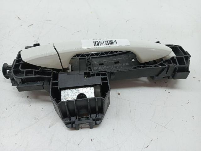 MERCEDES A2047601634 Soporte de manija exterior de puerta derecha  en stock Terrassa