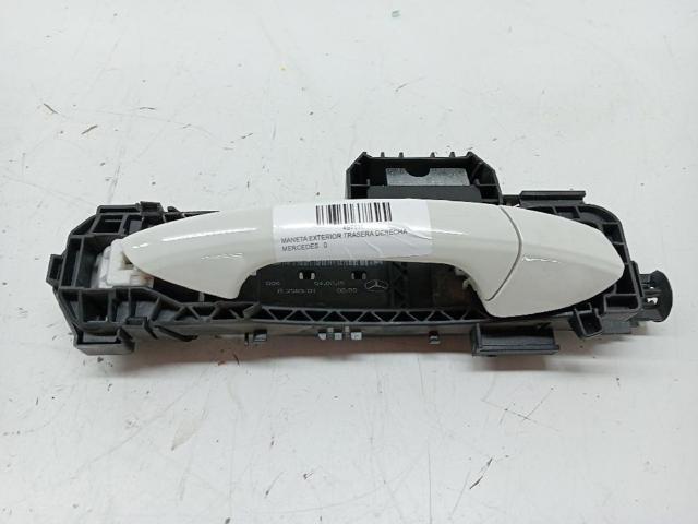 A2047601634 Soporte de manija exterior de puerta derecha  comprar en Reus