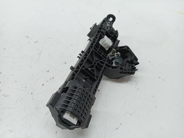 A2047601634 MERCEDES Soporte de manija exterior de puerta derecha  en stock Huelva