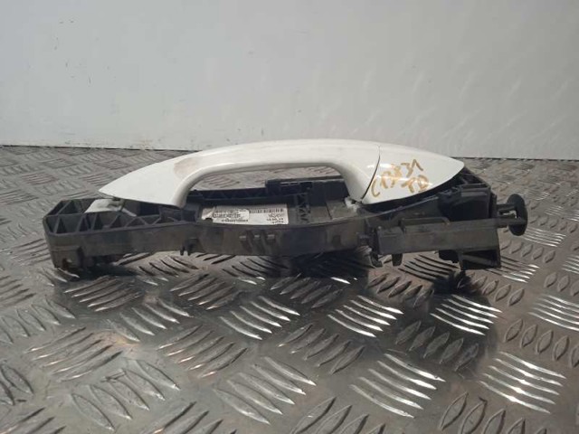 A2047601634 MERCEDES Soporte de manija exterior de puerta derecha comprar Bilbao
