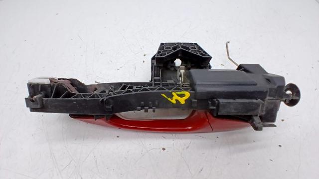 A2047601700 Soporte de manija exterior de puerta delantera izquierda  en stock Sabadell
