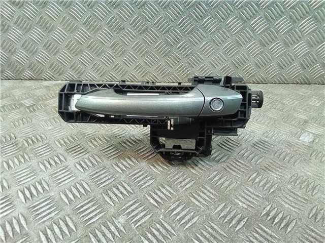 MERCEDES A2047601700 Soporte de manija exterior de puerta delantera izquierda  disponible Valladolid