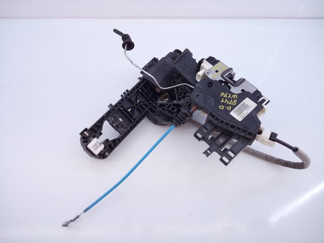 MERCEDES A2047601800 Soporte de manija exterior de puerta delantera derecha  en stock Terrassa