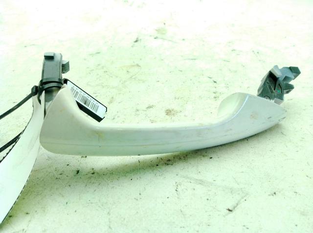 A2047601800 MERCEDES Soporte de manija exterior de puerta delantera derecha  comprar en Oviedo