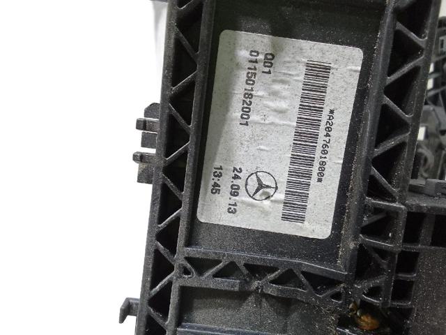 A2047601800 Soporte de manija exterior de puerta delantera derecha  comprar en Zaragoza