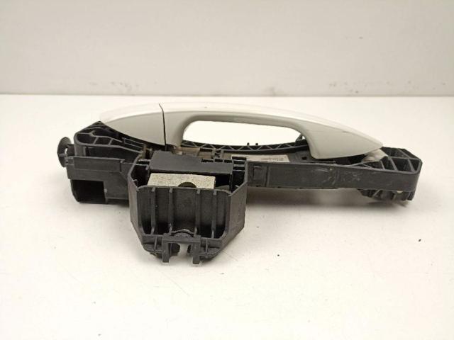 A2047601800 MERCEDES Soporte de manija exterior de puerta delantera derecha  comprar en Lleida