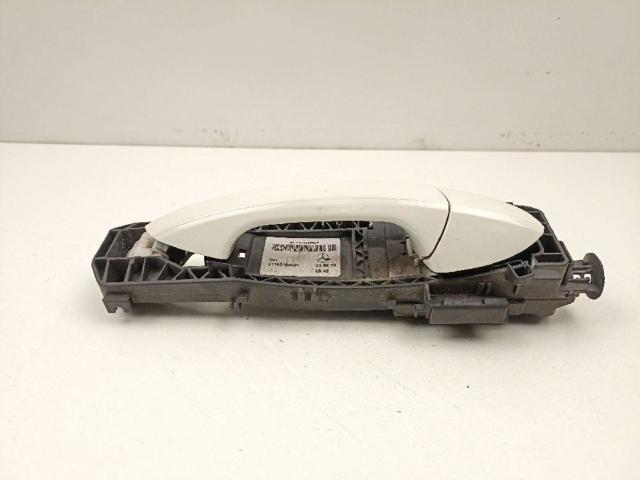 MERCEDES A2047601800 Soporte de manija exterior de puerta delantera derecha  comprar en Ponferrada