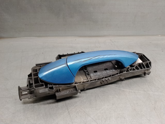 A2047602134 MERCEDES Soporte de manija exterior de puerta trasera izquierda  en stock Córdoba